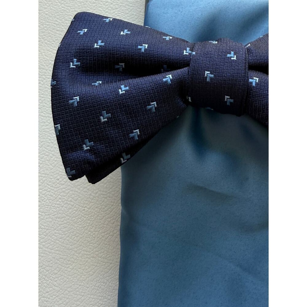 Alfani NWT Bow Tie & Pocket Square Navy Blue Light Blue - Picture 2 of 5